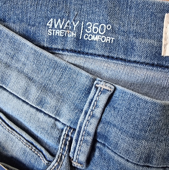 🆕️ Lola Jeans Cynthia Mid Rise Flare 4 Way Stretch Patchwork Denim Jeans - Picture 6 of 15